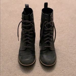 Stunning and comfortable all season boots!